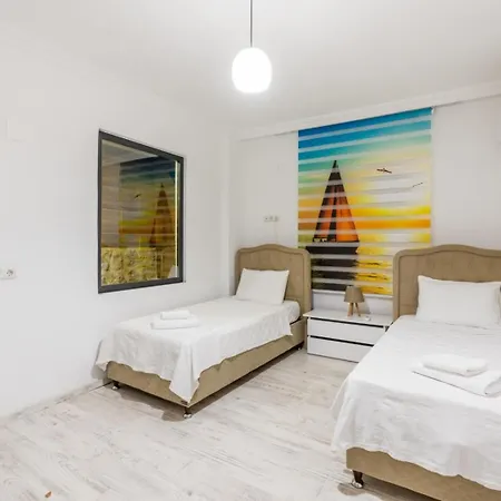 Edis Ulugoel Villa Kas