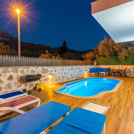 Edis Ulugoel Villa *